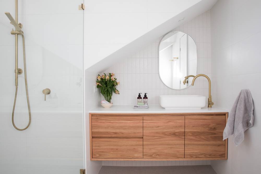 meuble de salle de bain près de Pommeuse